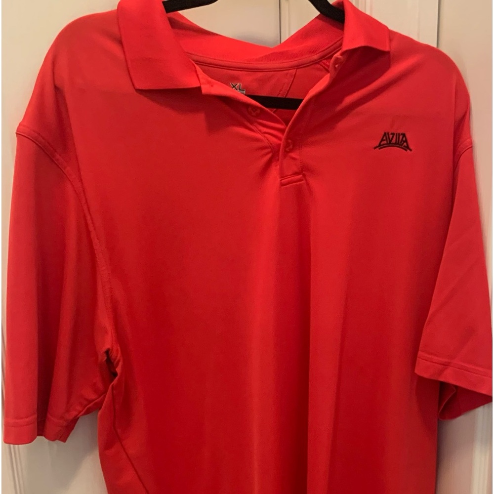 Under Armour golf polo xxl loose fit. In great shape.